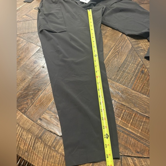 ATHLETA NWT Skyline Pant size 10P in Arbor Olive - Picture 5 of 14